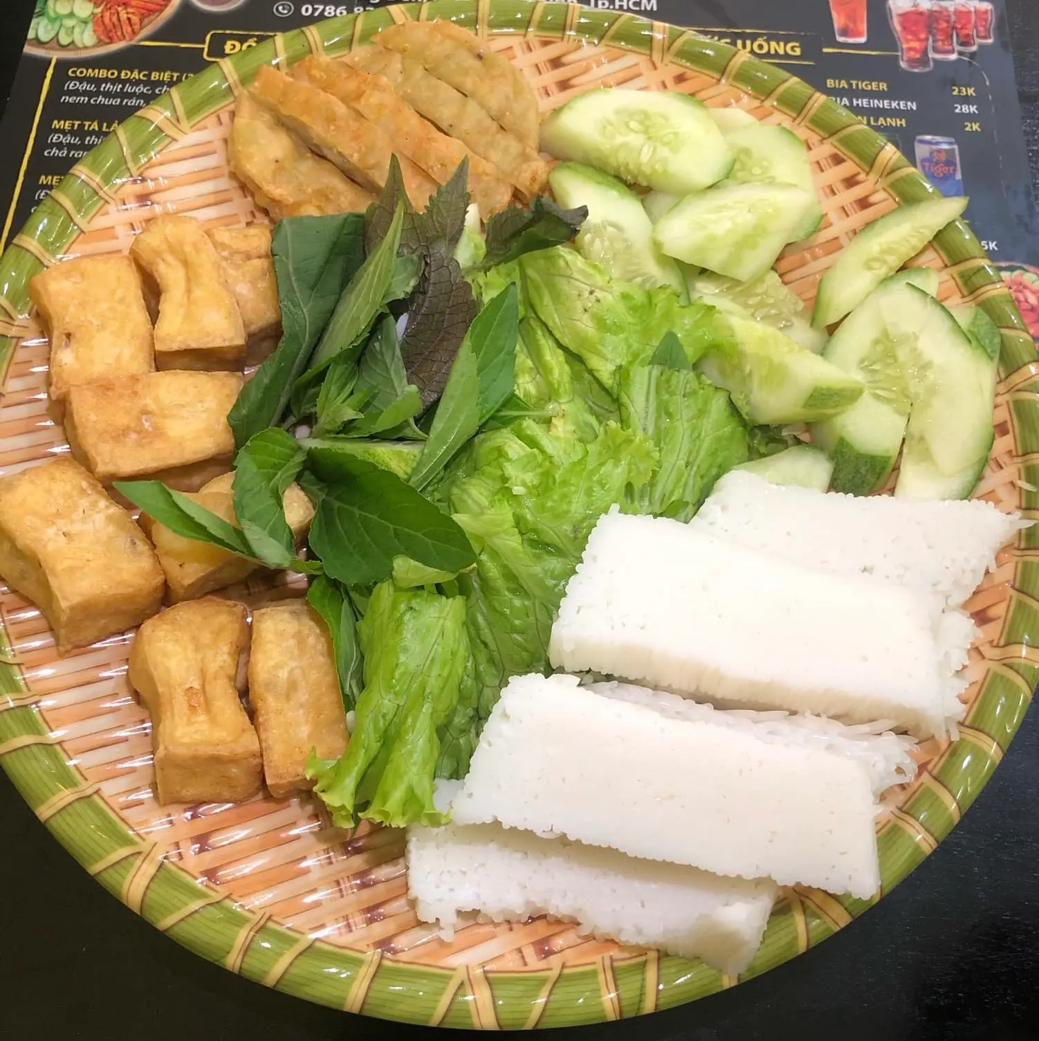 Hình ảnh Bún đậu Chả cốm