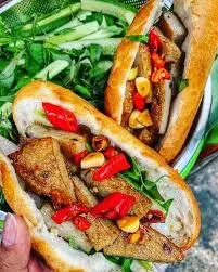 Hình ảnh Bánh Mì Chả Cá Nóng