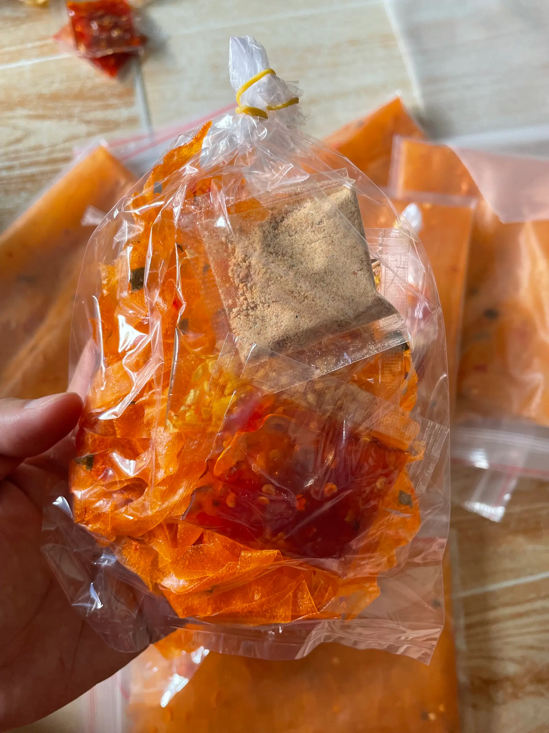 Hình ảnh Bánh tráng dẻo rôm dầu tỏi