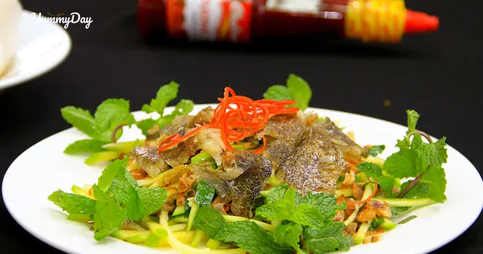 Hình ảnh Gỏi xoài khô cá sặc