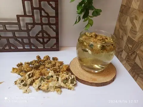 Hình ảnh Trà Hoa Cúc đường phèn vàng  - ( Trà nóng)