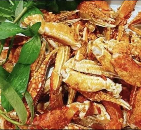 Hình ảnh càng ghẹ cháy tỏi( bắp, tép mỡ)
