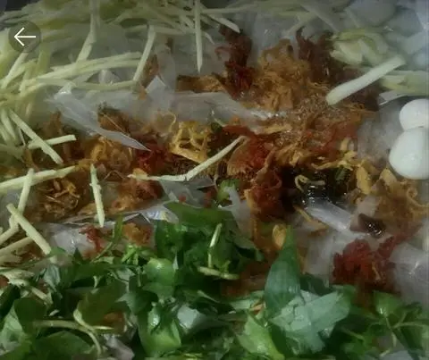 Hình ảnh Bánh tráng trộn khô bò gà trứng cút 