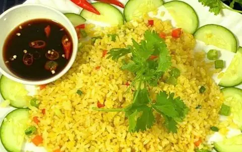 Hình ảnh Cơm Chiên Tỏi Trứng