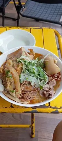Hình ảnh Bún bò đầy đủ 