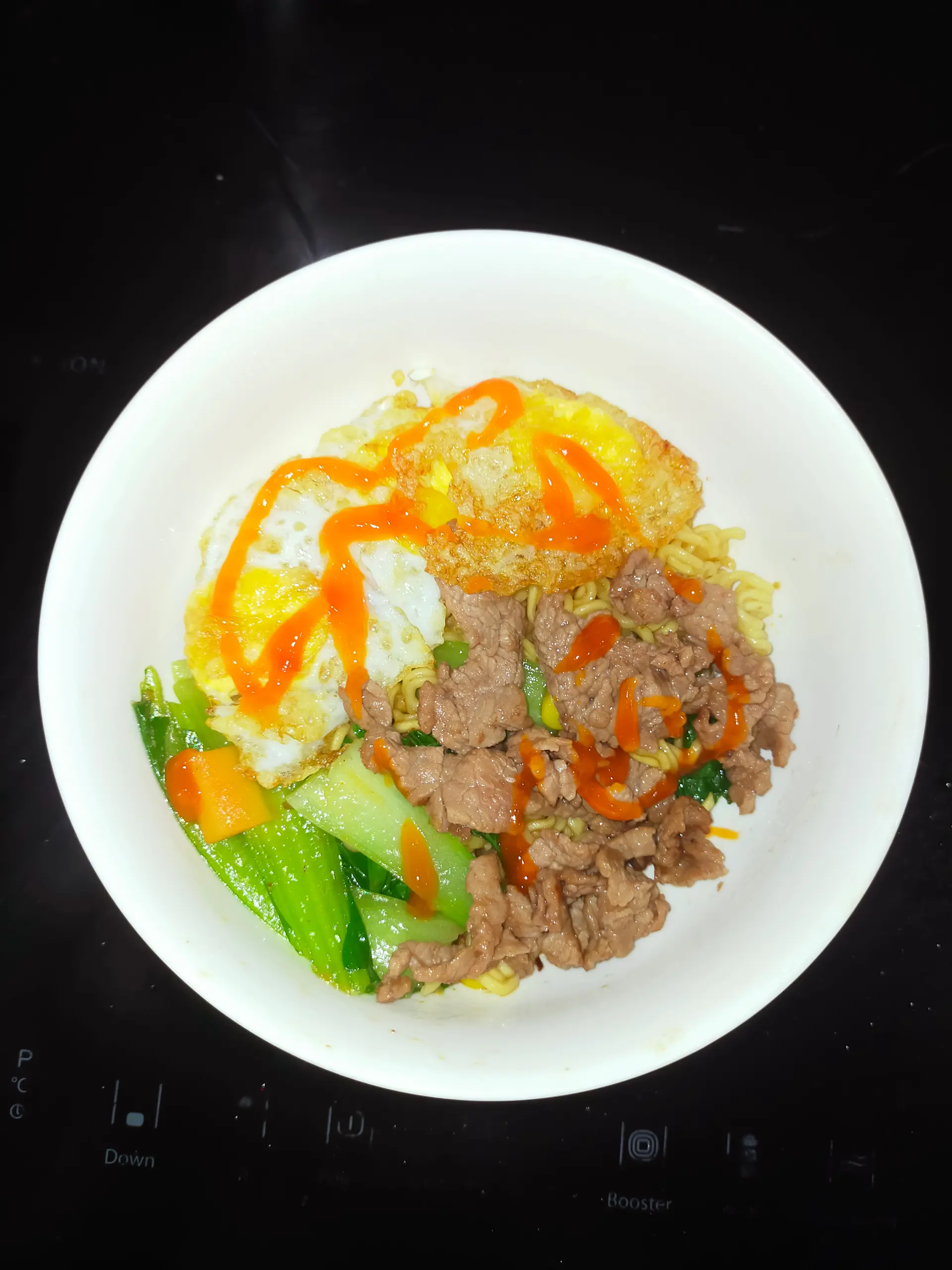 Hình ảnh Mì trộn Indomie trứng - thịt bằm