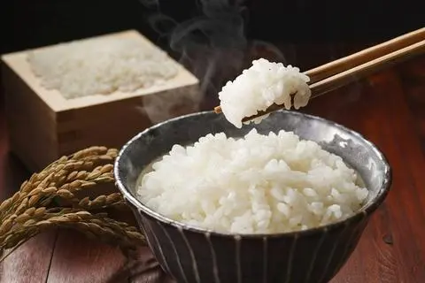 Hình ảnh CƠM TRẮNG DẺO NHƯ KEO 502