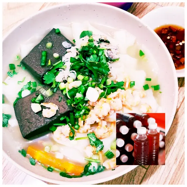 Hình ảnh Hoành thánh tôm khô + nước sâm