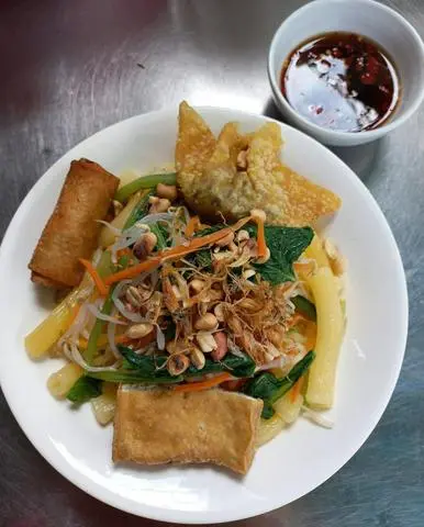 Hình ảnh Nui xào chay