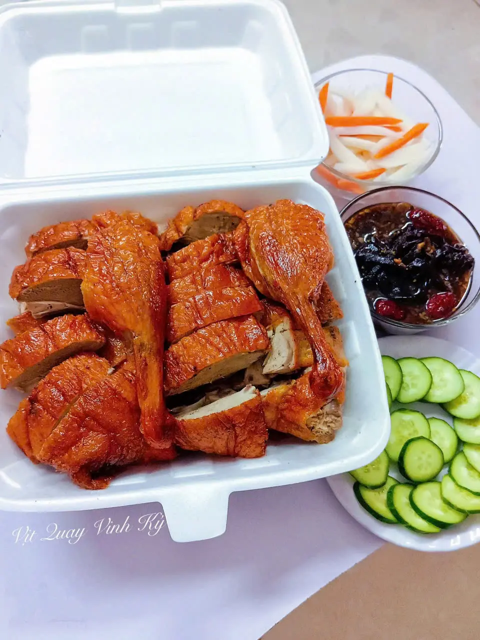 Hình ảnh Vịt Quay Nguyên Con tặng kèm xôi
