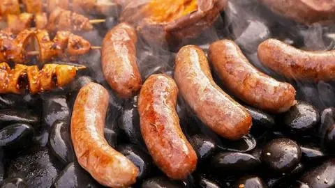 Hình ảnh Lạp Xưởng Nướng Đá - 03 Cây