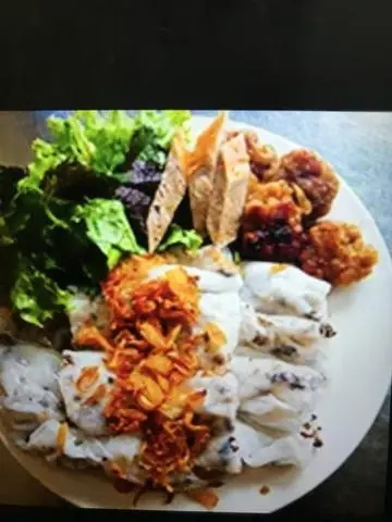 Hình ảnh bánh cuốn nóng chả quế