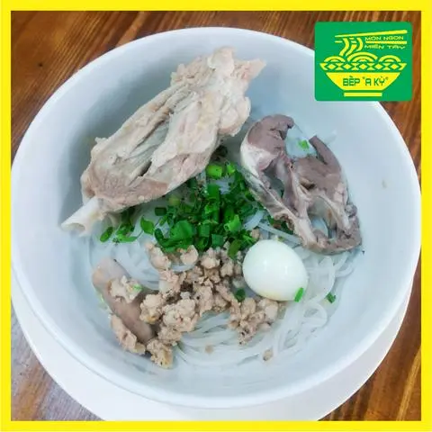 Hình ảnh Hủ Tiếu "Xương Cây Bắp Giò" Heo