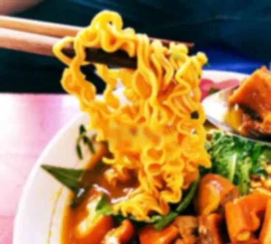 Hình ảnh Phá lấu mì gói