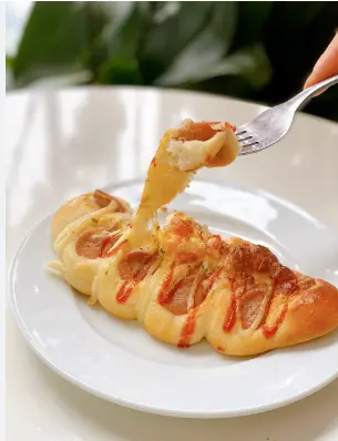 Hình ảnh Bánh mỳ xúc xích phô mai