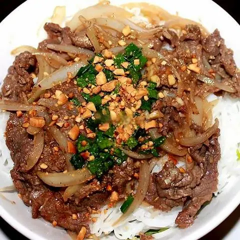 Hình ảnh Bún thịt bò xào