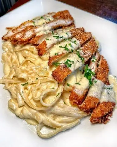 Hình ảnh Chicken Alfredo pasta 