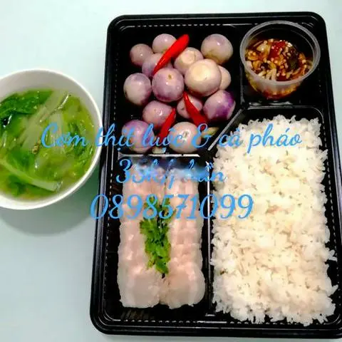 Hình ảnh Cơm thịt luộc - cà pháo