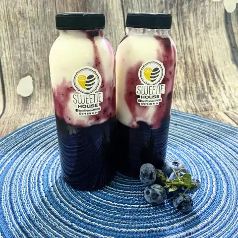 Hình ảnh Sữa Chua Thạch Việt Quất Dẽo (330ml)