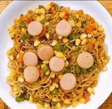 Hình ảnh Mì trộn indomie xúc xích CP chiên