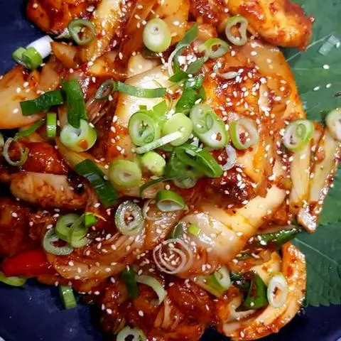 Hình ảnh 김치 삼겹살 . Ba chỉ heo xào kim chi +cơm+món ăn phụ