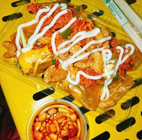 Hình ảnh Bánh tráng cuốn bơ trứng tóp mỡ