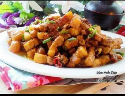 Hình ảnh Cơm thịt kho tiêu 
