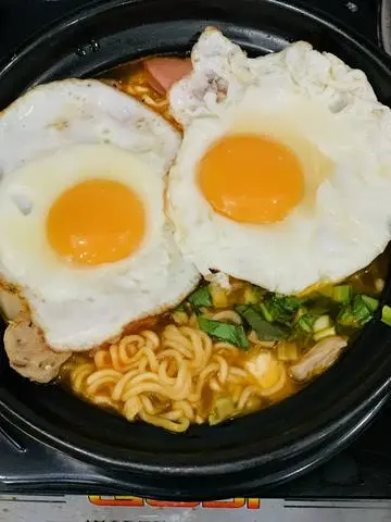Hình ảnh mỳ cay trứng