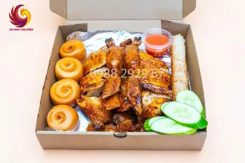 Hình ảnh Gà nướng cơm lam bánh bao (gà ta)
