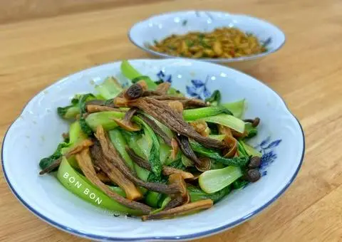 Hình ảnh Nấm Lộc Nhung Xào Cải Thìa 