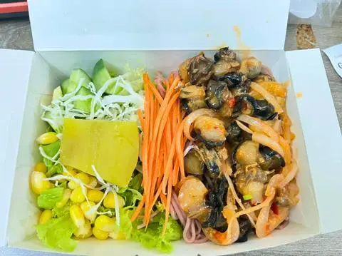 Hình ảnh Ốc xào hành tây sa tế