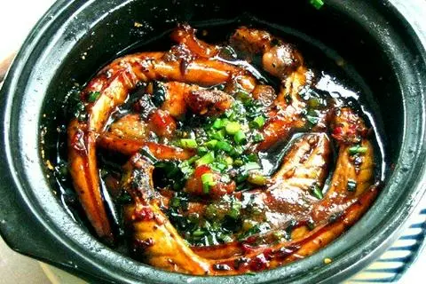 Hình ảnh Cơm niêu cá kèo kho tộ