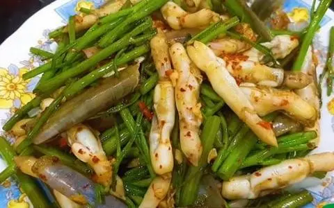 Hình ảnh Ốc Móng Tay Xào Rau Muống