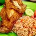 Hình ảnh Combo 2 Cơm gà xối mỡ - 2 Cơm chiên xúc xích - 1 Cơm gà xí muội - 1 Cơm gà xé cá mặn - 2 Nước ngọt