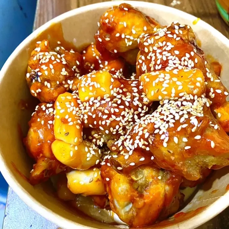 Hình ảnh Gà Sốt Cay Hàn Quốc