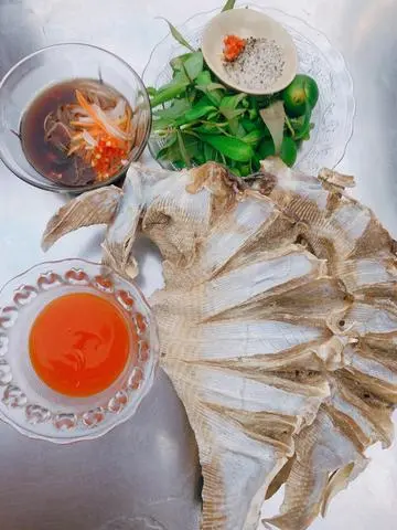 Hình ảnh Khô nướng cá đuối nướng