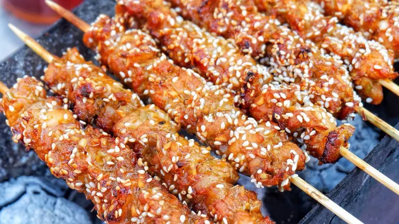 Hình ảnh Cơm thịt xiên que nướng