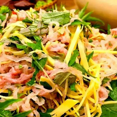 Hình ảnh Nem nắm trộn xoài