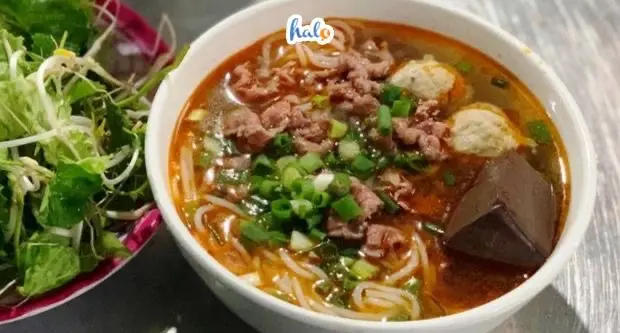 Hình ảnh Bún bò huế( Tái, chả)