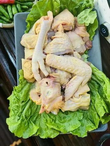 Hình ảnh Gà ri nhúng lẩu thêm 