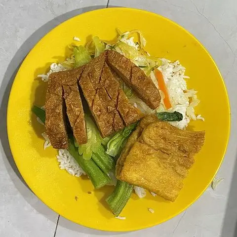 Hình ảnh cơm sườn + tàu hủ ki 