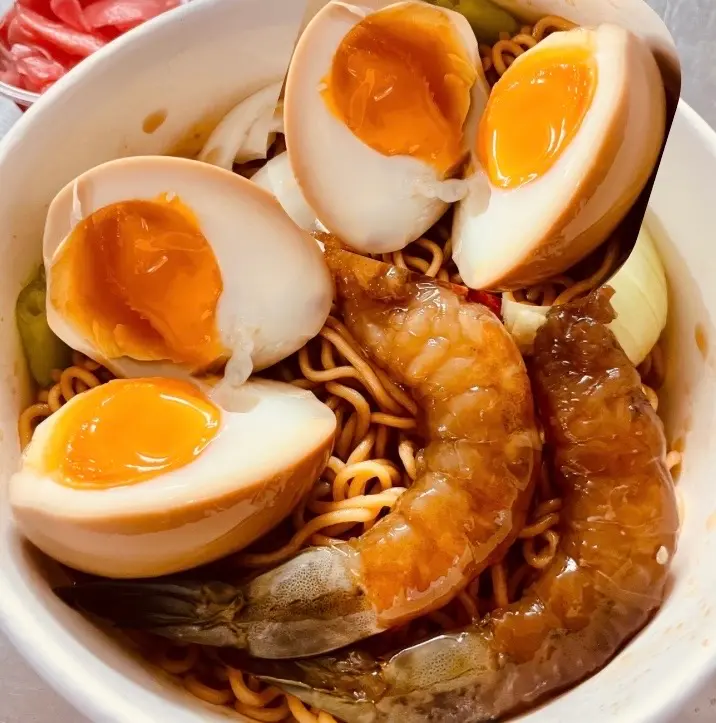 Hình ảnh Mỳ Trộn Tôm Và Trứng Gà 
