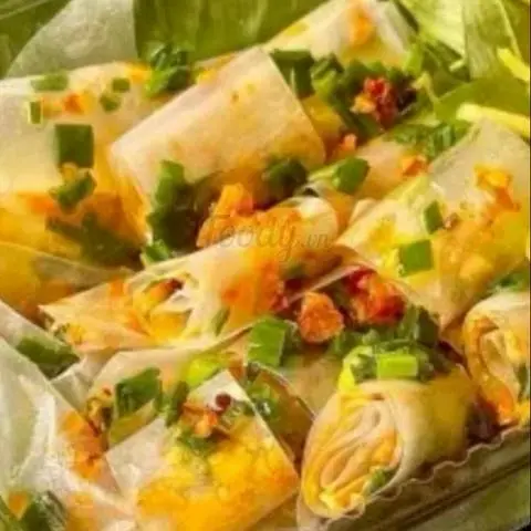 Hình ảnh bánh tráng cuốn trộn mỡ hành .trứng cút 