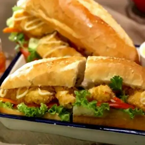 Hình ảnh Bánh mì gà + Phomai
