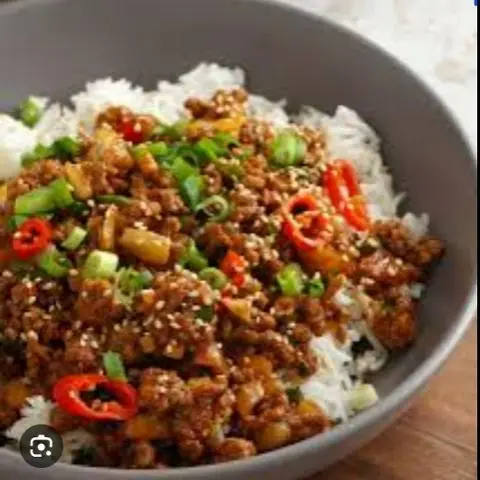 Hình ảnh cơm bò xào lá quế