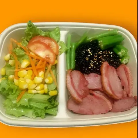 Hình ảnh Cơm gạo lứt lườn ngỗng sốt BBQ cay