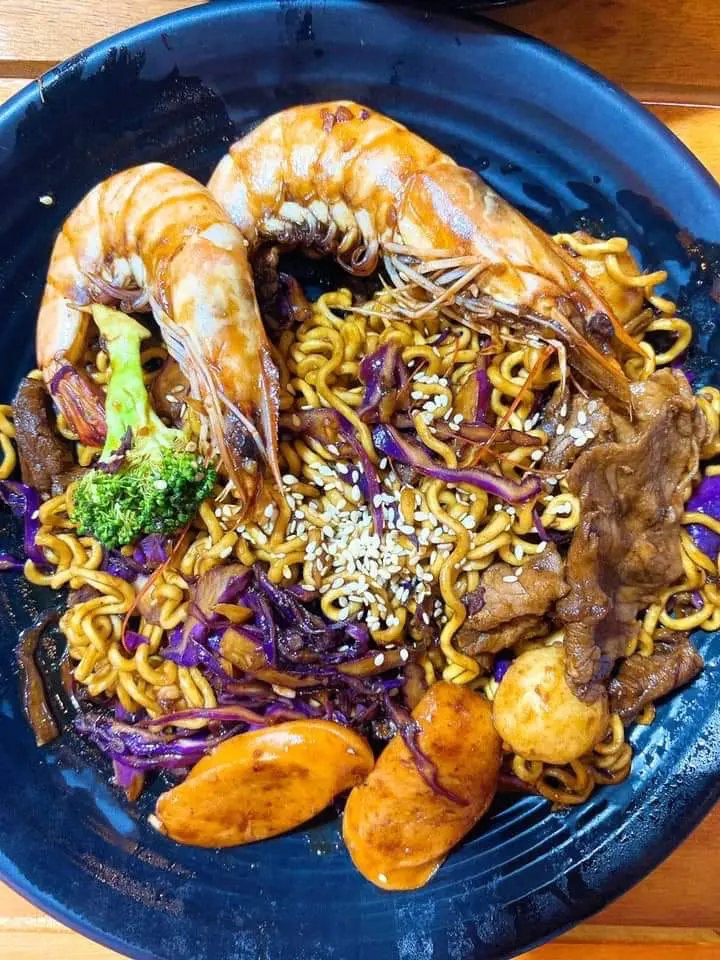 Hình ảnh Mì Cay Xào Khô Hải Sản 