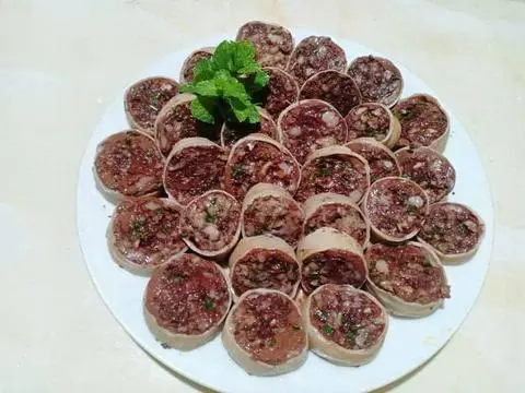 Hình ảnh Đĩa dồi huyết luộc chuẩn kiểu bắc