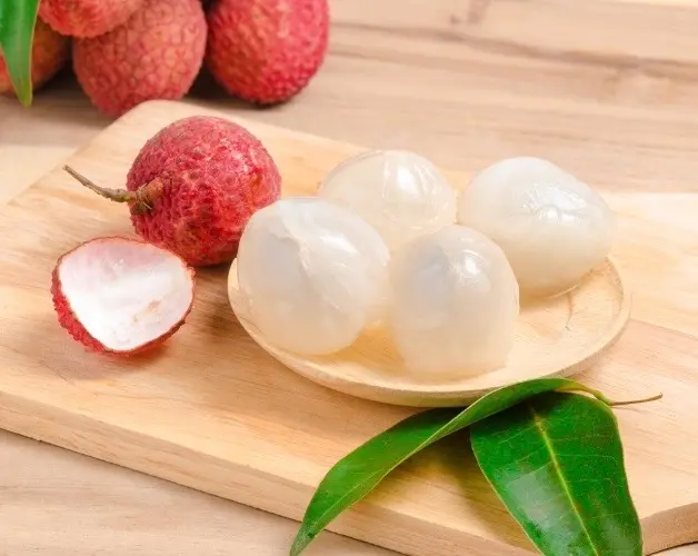 Hình ảnh Vải tươi ngâm - 2 trái