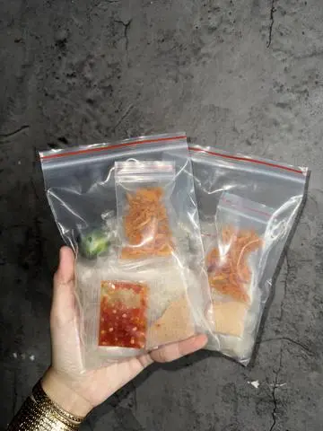 Hình ảnh BÁNH TRÁNG ỚT RIM - KHÔ GÀ 